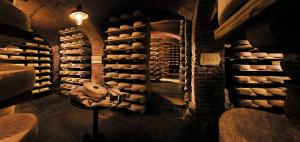 Meules fromages italiens aop
